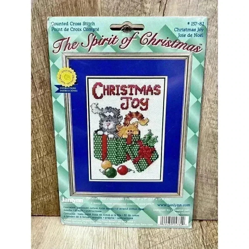 Janlynn Christmas Joy Counted Cross Stitch Kit 157-82 Cats Kittens Presents 5x7 - Picture 2 of 5